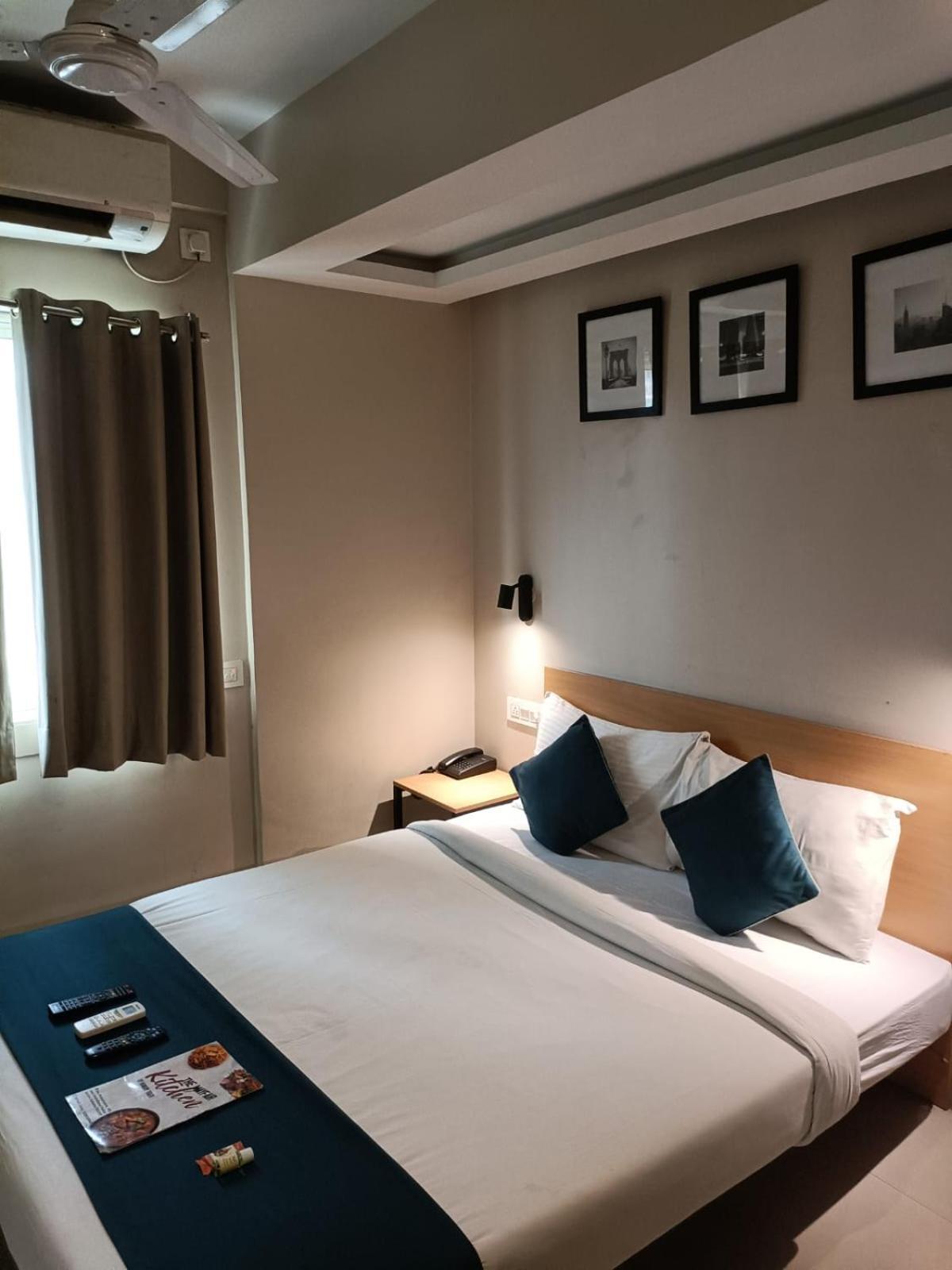 Hotel Mayfair Tower Καλκούτα Εξωτερικό φωτογραφία
