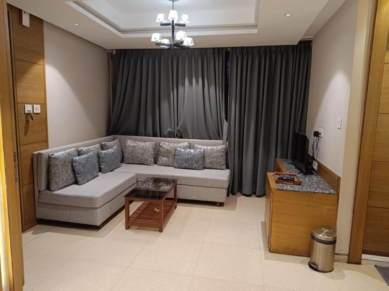 Hotel Mayfair Tower Καλκούτα Εξωτερικό φωτογραφία
