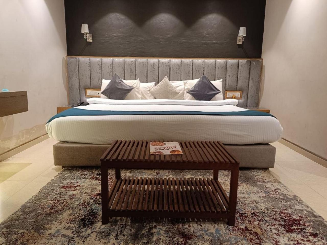 Hotel Mayfair Tower Καλκούτα Εξωτερικό φωτογραφία
